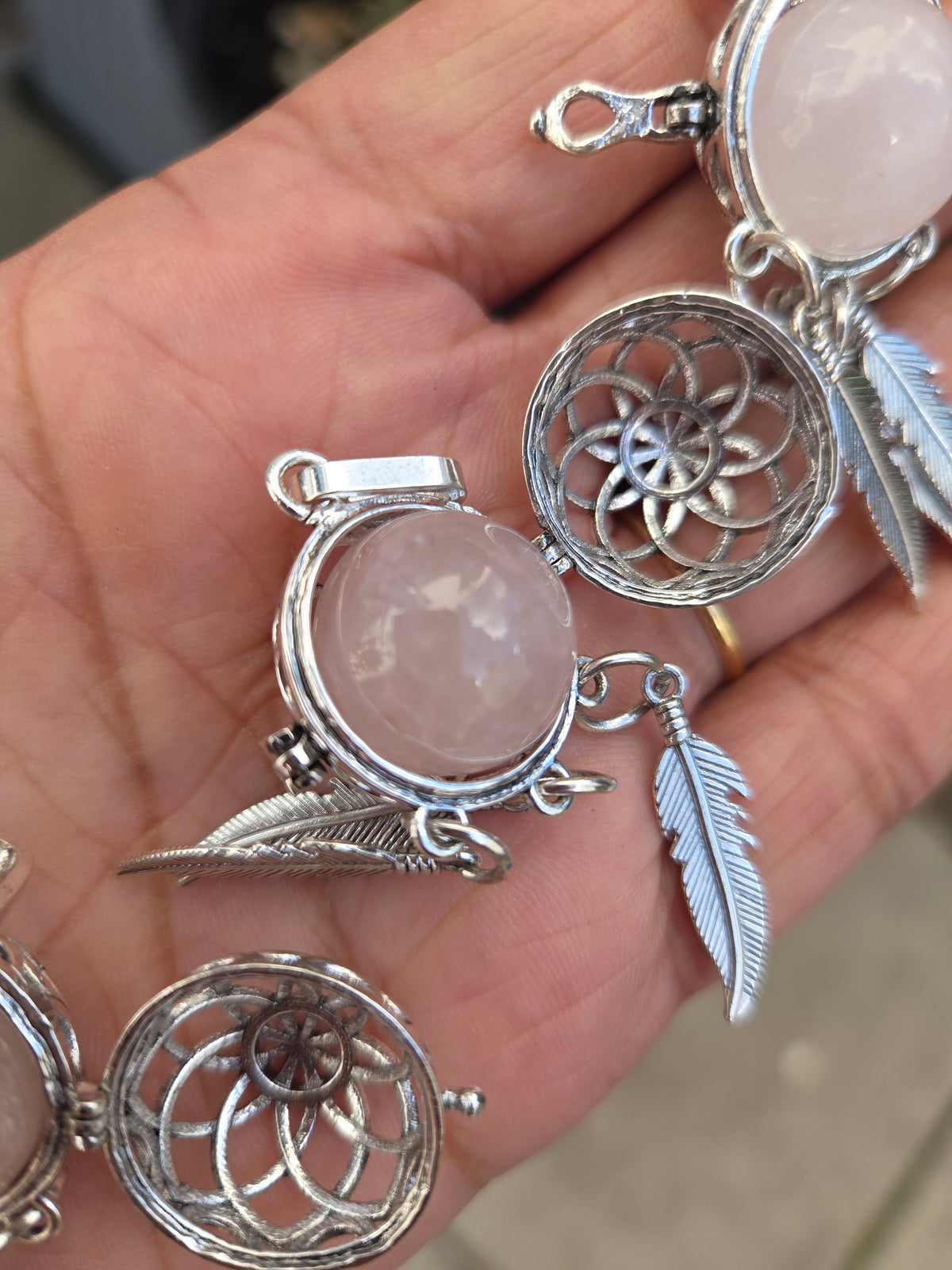Rose quartz. Dream catcher crystal cage necklace ✨️