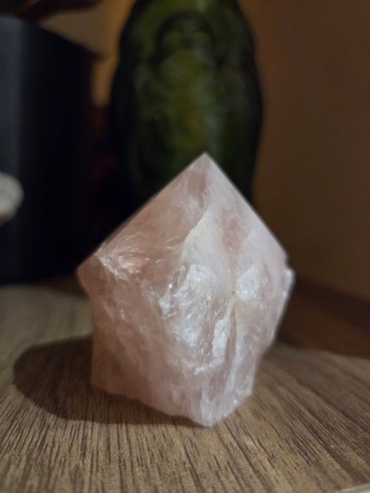 Rose quartz with small rainbow flash.
