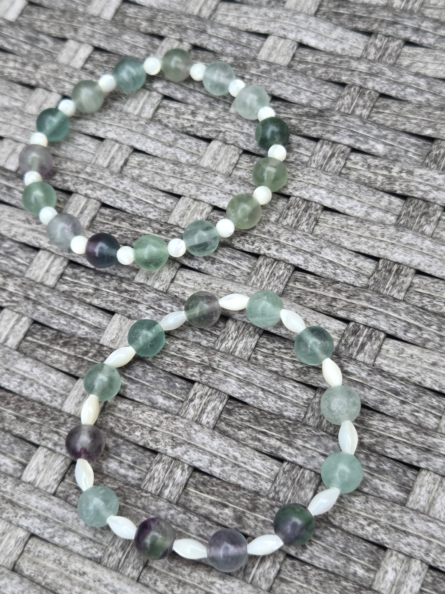 Fluorite and mother of pearl(small fit)